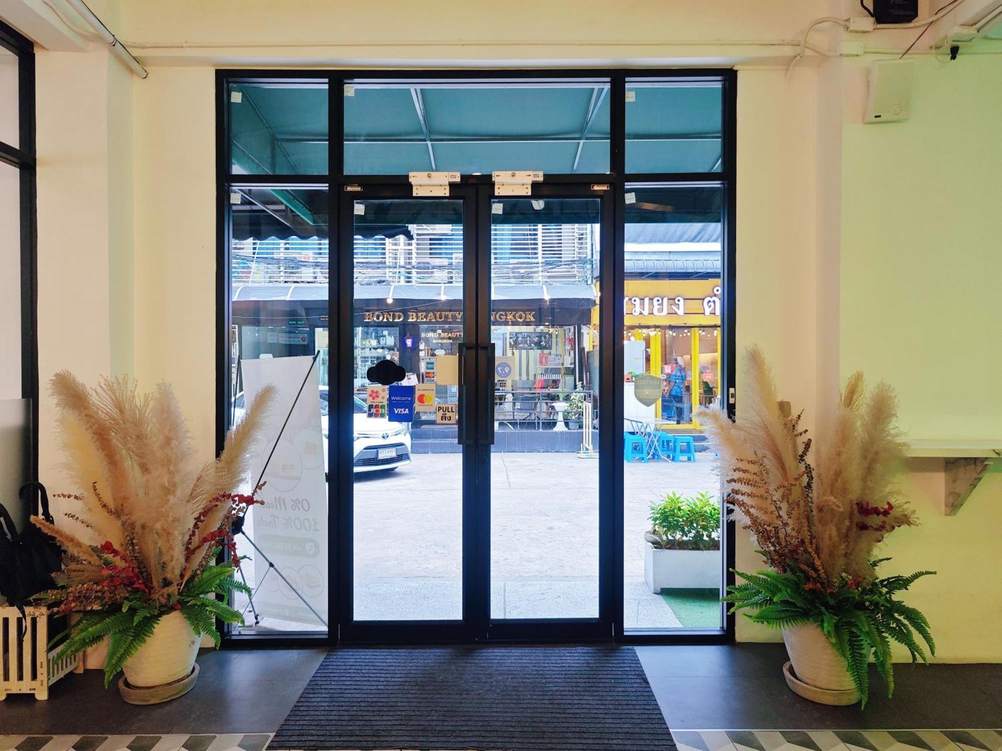 Ostay Asoke Bangkok Makkasan Bagian luar foto